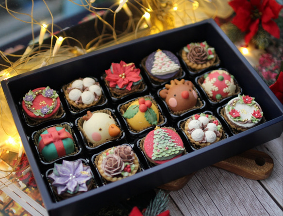 （クリスマス近辺発送）クリスマスあんフラワークッキー 15個入り　 食べられるお花！あんこのお花！クリスマス　高級ギフト 1枚目の画像