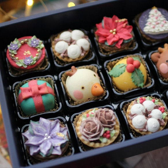 （クリスマス近辺発送）クリスマスあんフラワークッキー 15個入り　 食べられるお花！あんこのお花！クリスマス　高級ギフト 8枚目の画像