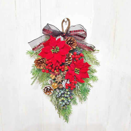 赤いポインセチアと木の実いっぱいのクリスマススワッグ/アーティ