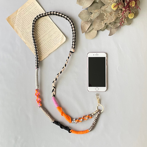 パラコードで作る気まぐれスマホショルダーストラップ(オレンジ×ピンク