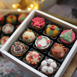 （クリスマス近辺配送）クリスマスあんフラワークッキー9個入り 食べられるお花！あんこのお花！クリスマス　高級ギフト 1枚目の画像