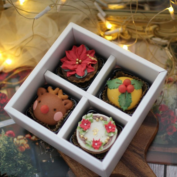 （クリスマス近辺配送）クリスマスあんフラワークッキー＆饅頭 4個入り 1枚目の画像