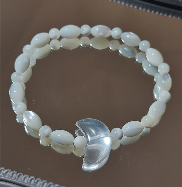 マザーオブパールに月の水晶のブレス ブレスレット PENDENS 通販