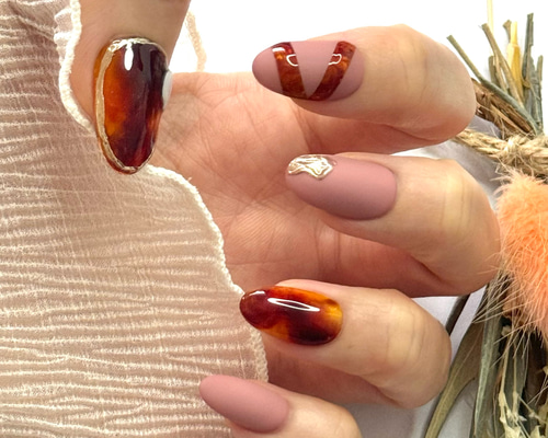 サイズオーダー】べっ甲ネイルチップ/くすみピンク/マットネイル