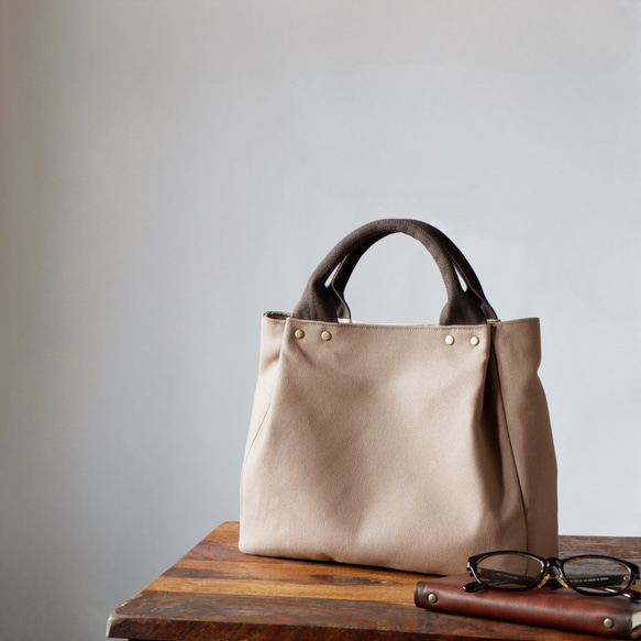 エレガントなタックトート ◇モカ×ダークブラウン◇倉敷帆布 2枚目の画像