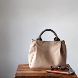 エレガントなタックトート ◇モカ×ダークブラウン◇倉敷帆布 1枚目の画像