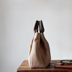 エレガントなタックトート ◇モカ×ダークブラウン◇倉敷帆布 3枚目の画像