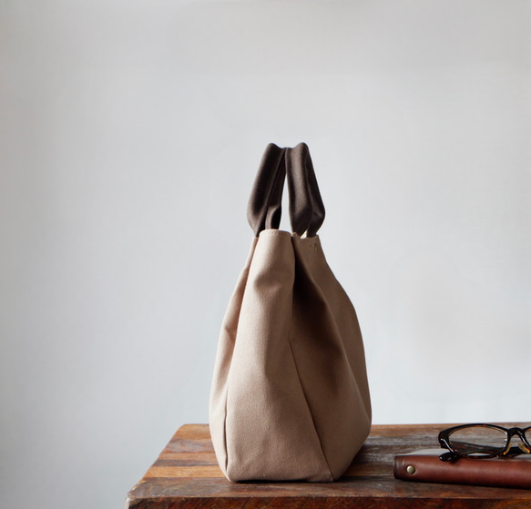 エレガントなタックトート ◇モカ×ダークブラウン◇倉敷帆布 3枚目の画像