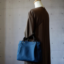 エレガントなタックトート ◇モカ×ダークブラウン◇倉敷帆布 7枚目の画像