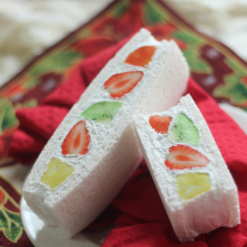 クリスマスコフレ【ポーチ】フルーツサンドイッチ（苺・キウイ・みかん