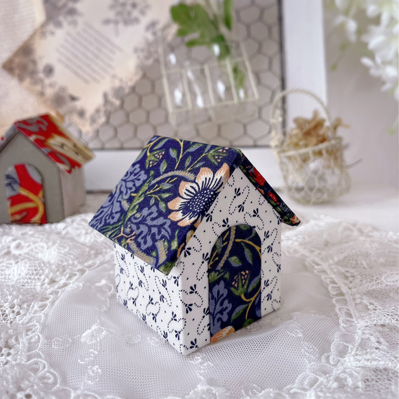 ウィリアムモリス／ハウス型小物入れミニサイズ／カルトナージュ