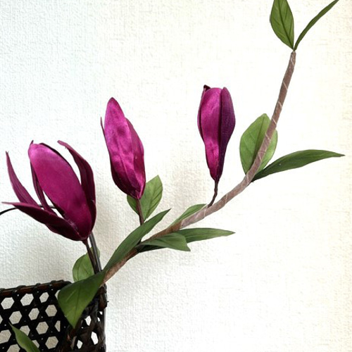 手染め布花 木蓮1枝（エンジ）② 玄関・和洋の空間・お部屋の