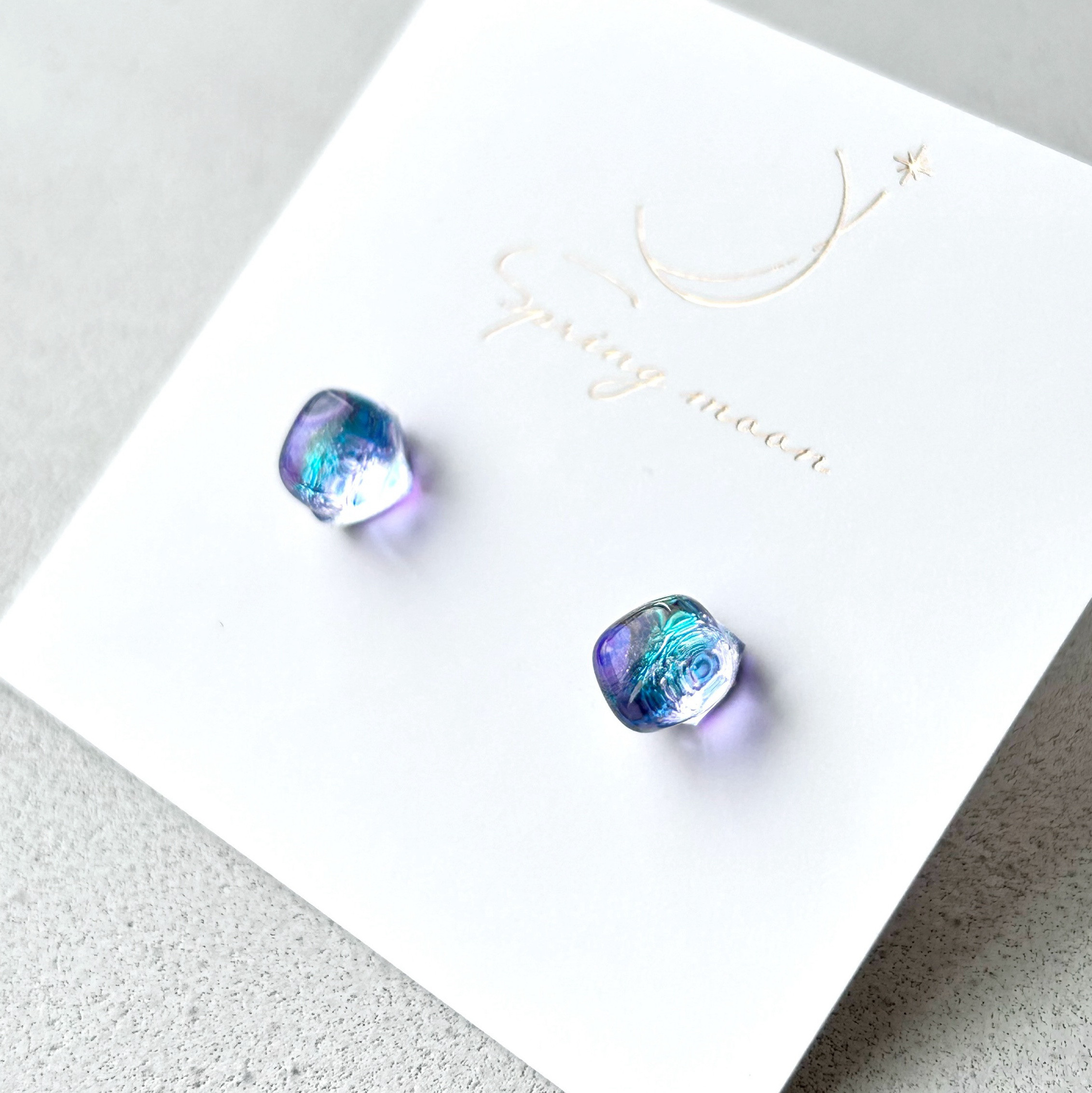 "虹の種"一粒ガラスピアス-lavender-