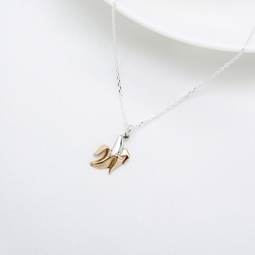 Angel & Me】バナナ シルバー925 純銀ネックレス バレンタインデー