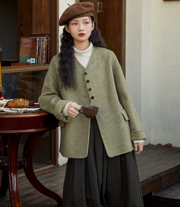 2色 上質ウール100%　Vネックのコート　ポケット付き【冬春秋】レッド/グリーン/ベージュ 4枚目の画像