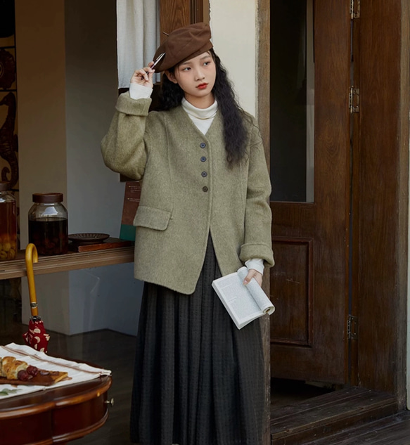 2色 上質ウール100%　Vネックのコート　ポケット付き【冬春秋】レッド/グリーン/ベージュ 5枚目の画像