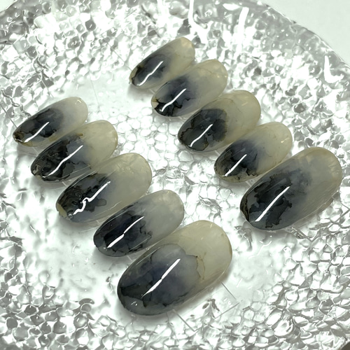 ネイルチップ オーダー ニュアンス ブラック シンプル インク 黒  