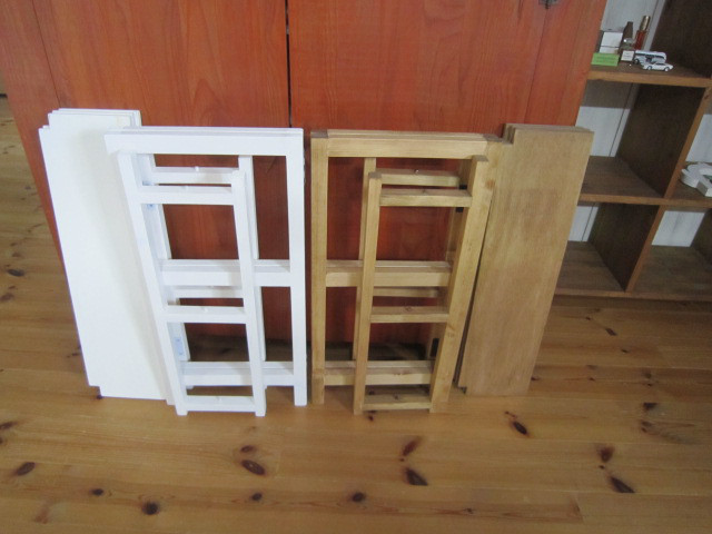 道具無しで1分折り畳み式　折りたたみ飾り棚（ミニ）シンプルトップの幅広3ッ折りタイプ