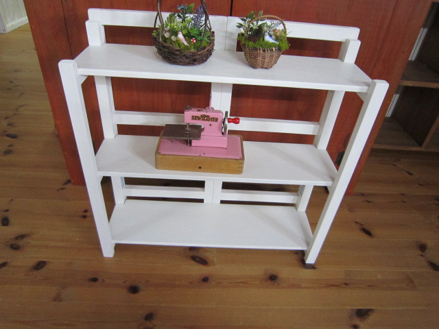 道具無しで1分折り畳み式　折りたたみ飾り棚（ミニ）シンプルトップの幅広3ッ折りタイプ