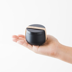 ぽってり缶の木芯アロマキャンドル ブラック 灯りを奏でるキャンドル ソイワックス100%使用 焚火 7枚目の画像