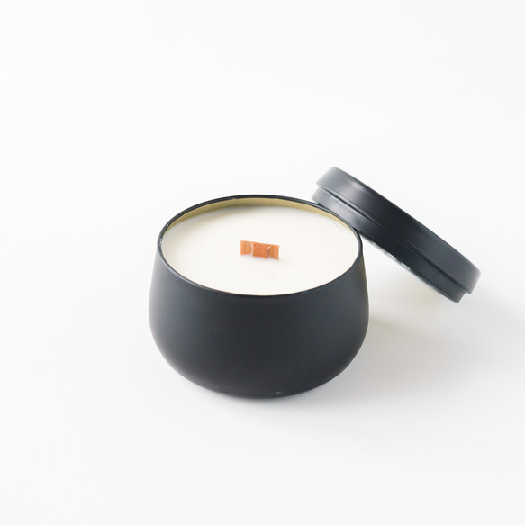 ぽってり缶の木芯アロマキャンドル ブラック 灯りを奏でるキャンドル ソイワックス100%使用 焚火 5枚目の画像