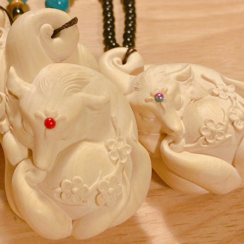 手彫り彫刻 九尾狐番い 脂玉 吉祥紋様 縁起物 如意回紋 猪目ハート