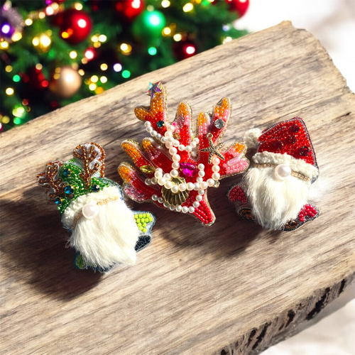専用 ビーズ 刺繍ブローチ ハンドメイド クリスマス