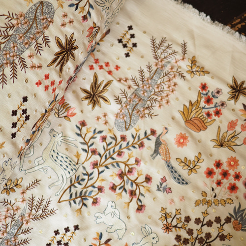 NEW】インド刺繍生地＊ 112cm巾 長さ50cm ファブリック 生地 AMBER