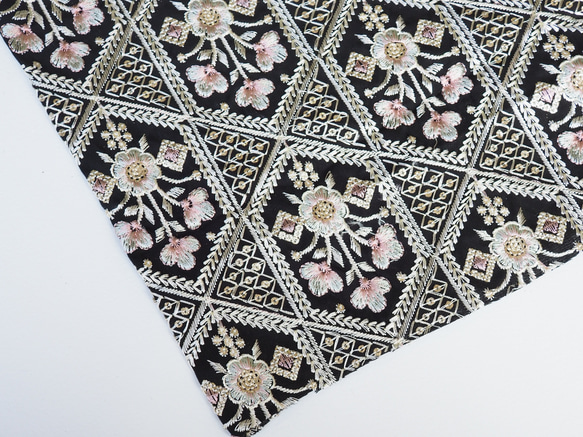 NEW】インド刺繍生地＊ 112cm巾 長さ43cm 生地 AMBER 通販