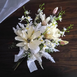 和のウェディングブーケ マグノリア (木蓮) と オーキッド(ラン) ns913