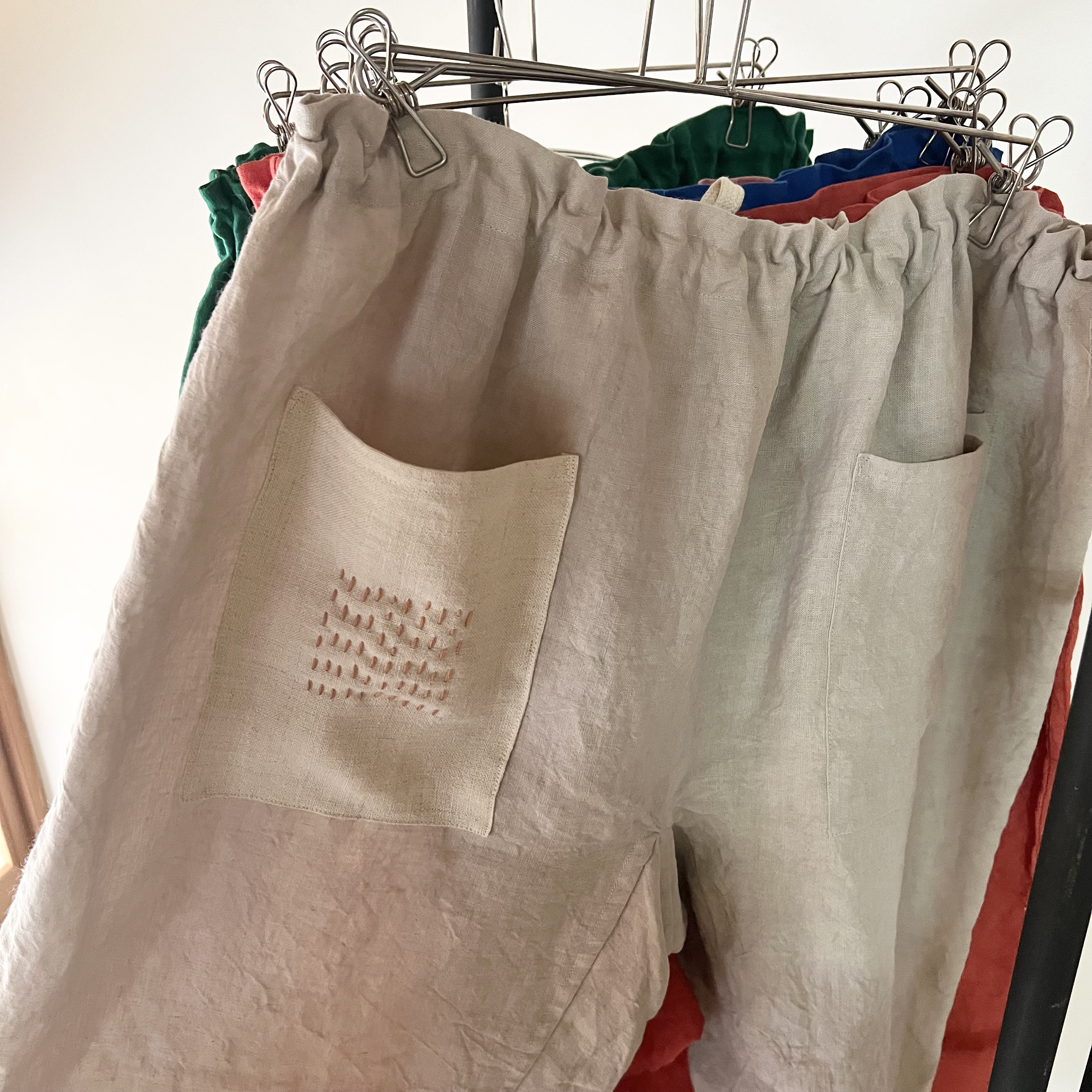 ゆったりリネンパンツ ꕤ 薄ピンク ꕤ チクチク刺繍