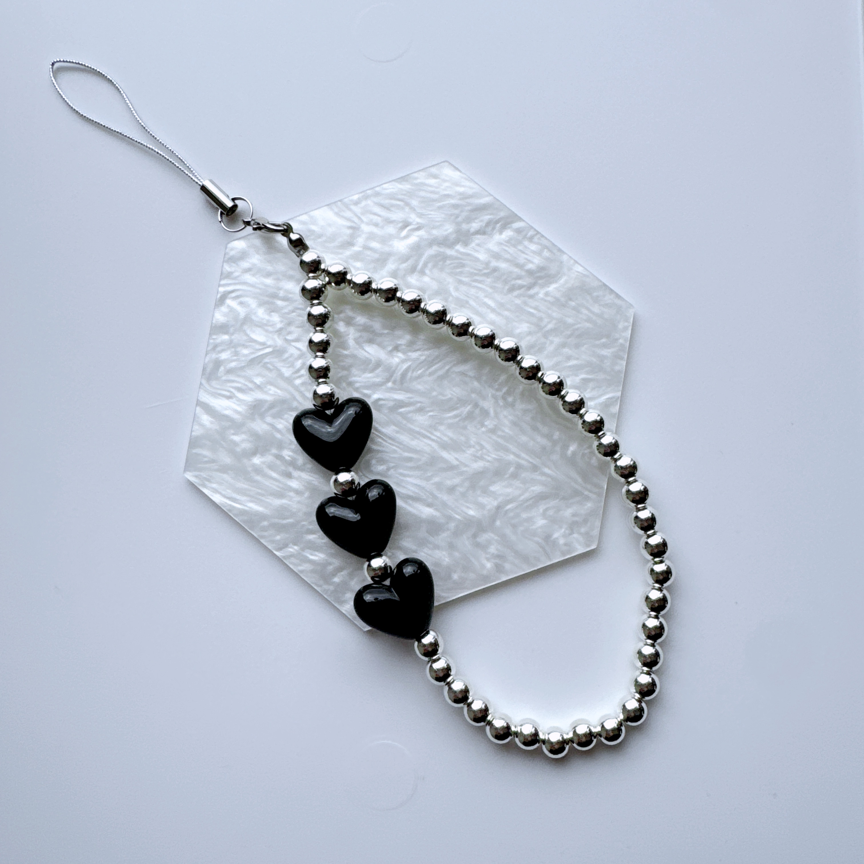 LOUVIN ハートビーズ ストラップ LOUVIN ハートビーズ