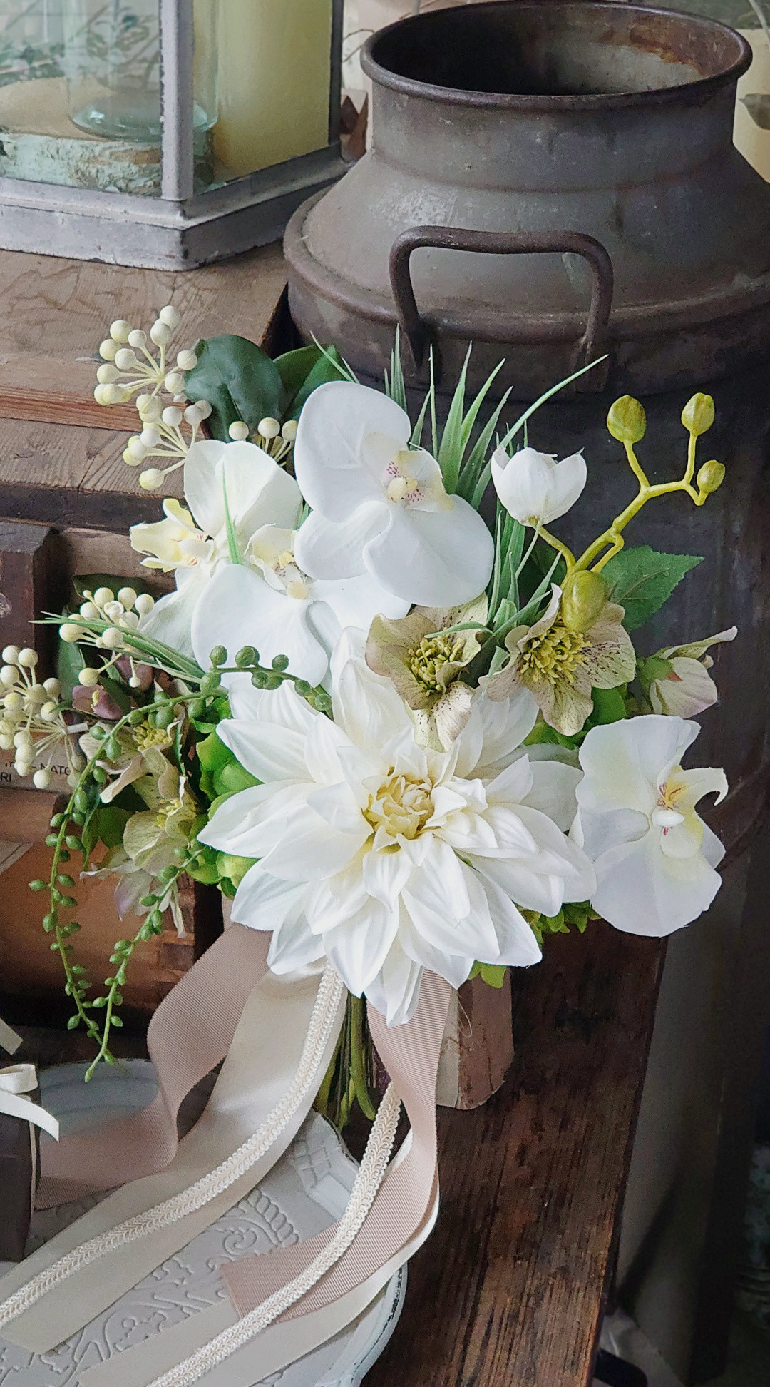 【SALE】胡蝶蘭とダリアのウェディングブーケ（ブートニア付き）アーティフィシャルフラワー・前撮りブーケ・和装ブーケ