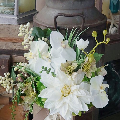 SALE】胡蝶蘭とダリアのウェディングブーケ（ブートニア付き）アーティ  