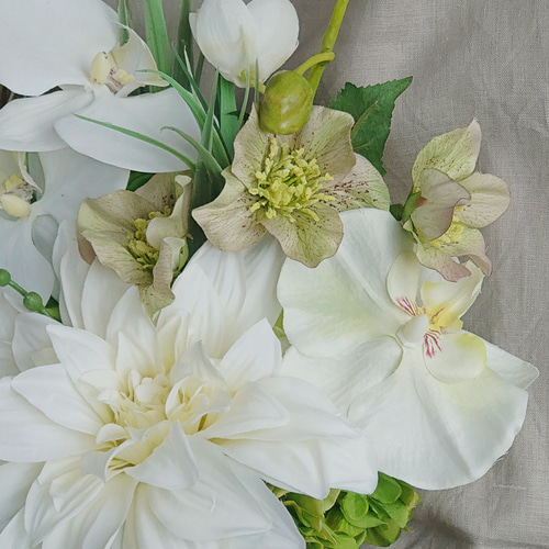 SALE】胡蝶蘭とダリアのウェディングブーケ（ブートニア付き）アーティ