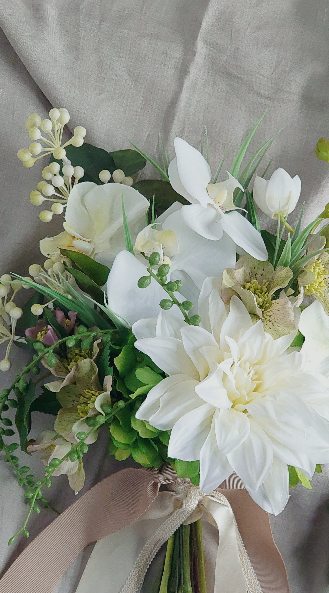 【SALE】胡蝶蘭とダリアのウェディングブーケ（ブートニア付き）アーティフィシャルフラワー・前撮りブーケ・和装ブーケ