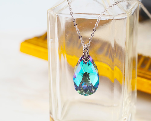 NAPIER ネイピア ネックレス スワロフスキー 中古。良好な状態 スワロフスキー SWAROVSKI ネックレス ペンダント ネイビー