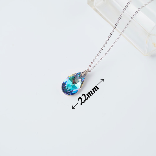 春につけたい角度で色が変化する美しいドロップのレアスワロフスキー
