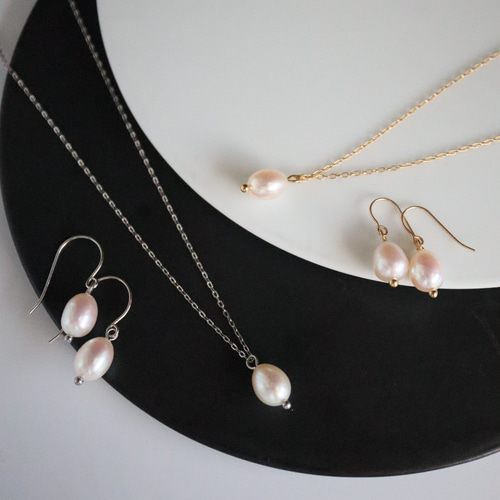 ホワイトパール ネックレスとイヤリングセット