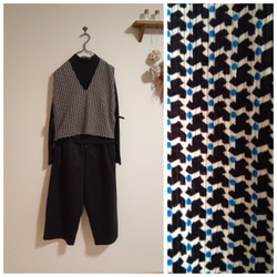 コットンヘリンボンタッククロップドパンツ黒 2枚目の画像