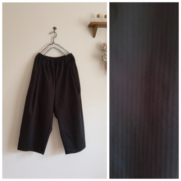 コットンヘリンボンタッククロップドパンツ黒 1枚目の画像