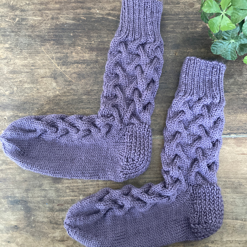 手編み靴下（３）薄紫 手編み 靴下 くすんだ紫 パープル 波模様 ✴︎ニット・手編み✴︎冷え