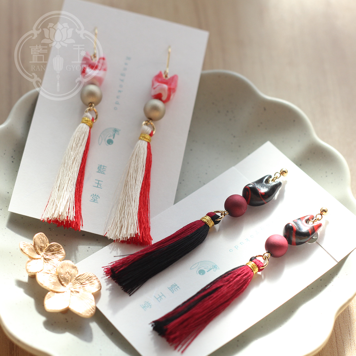人気商品の中古品・新品・未使用品 ミムラさん様　　狐面ピアス2セット ピアス