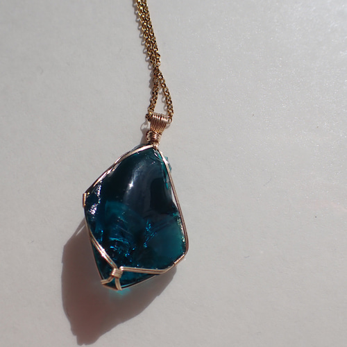 シエラネバダ産アンダラクリスタル♡イナンナウィズダム（カルサイト付） シエラネバダ産 アンダラクリスタル イナンナウィズダム ピアス 14kgf