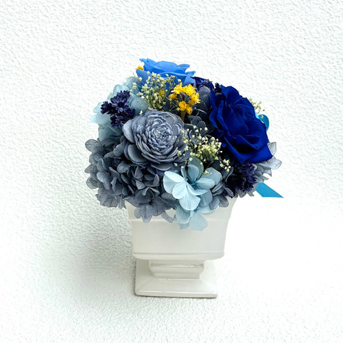 青いバラの造花アレンジメント　ギフト 青色のプリザーブドフラワーアレンジメント（バラ） / プレゼント 花