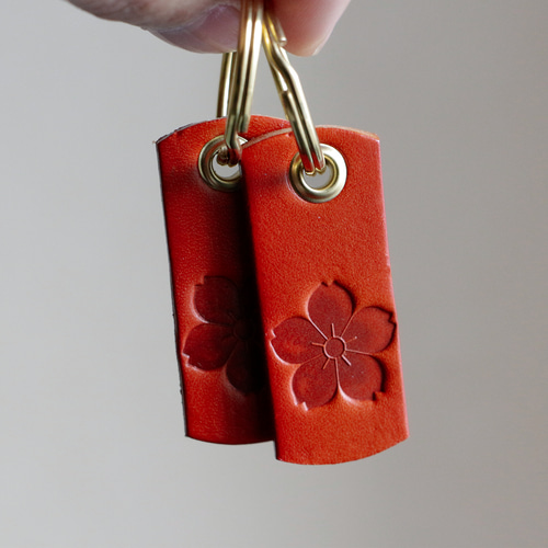 桜刻印本革キーホルダー バーミリオン その他アクセサリー Travel