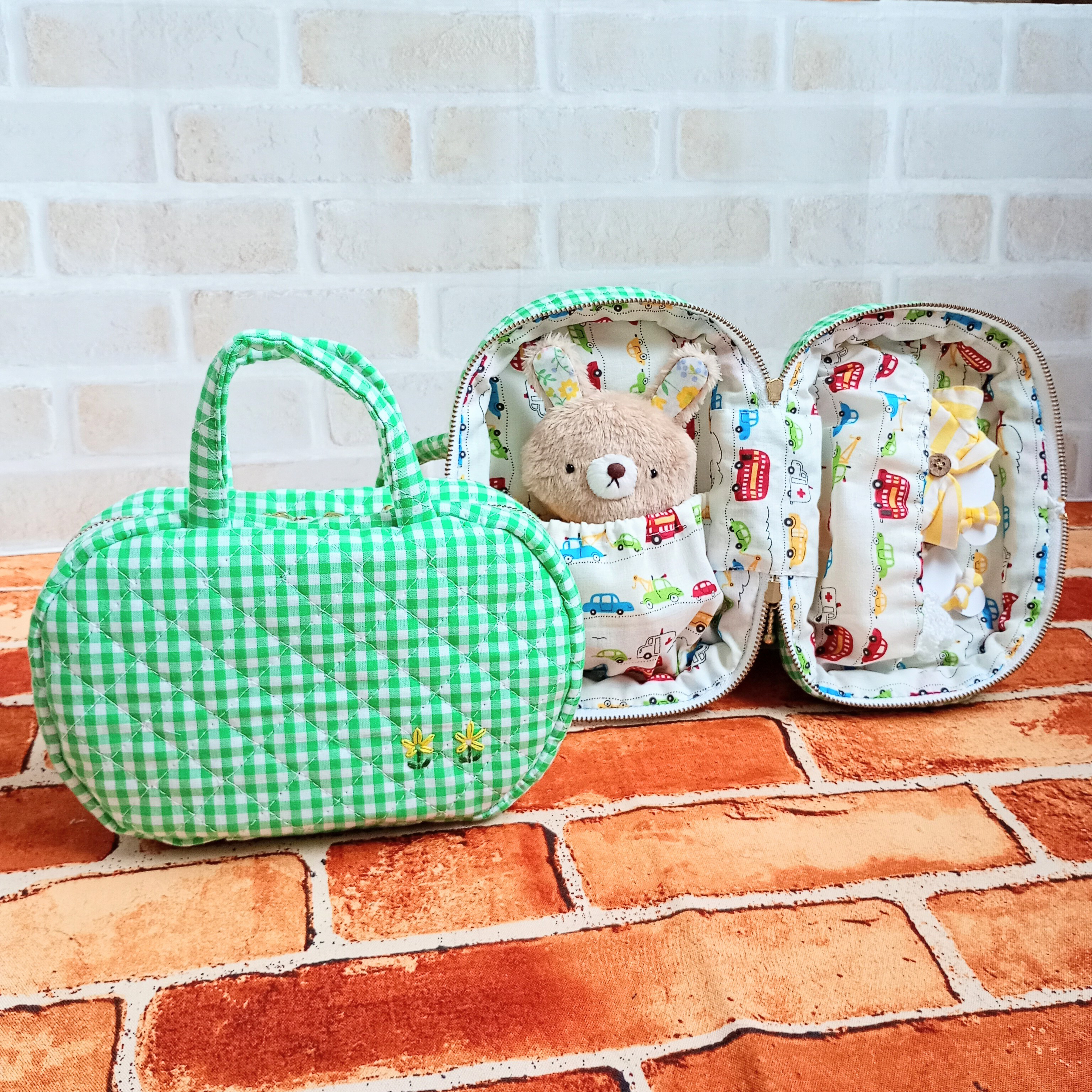 13cmぬいぐるみの入るキルティングバッグ(黄緑チェック
