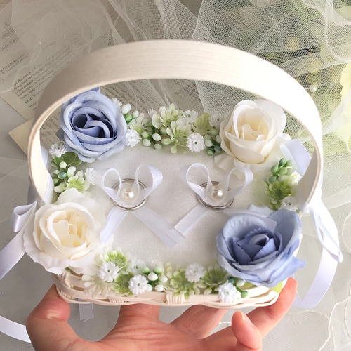 クラフトかご♡綺麗な青いバラ&ホワイトローズ♡リングボーイ♡リング