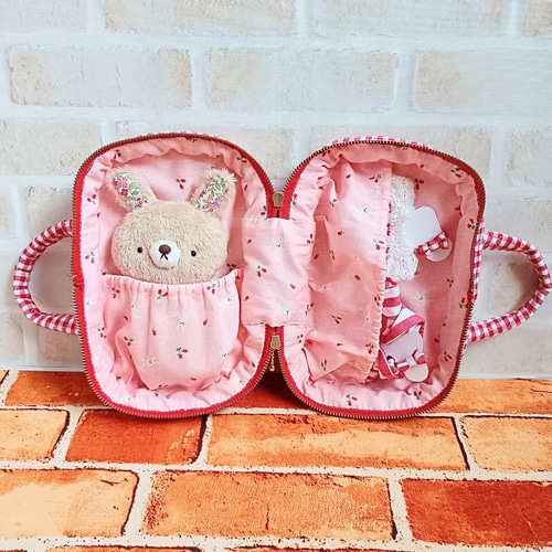 13cmぬいぐるみの入るキルティングバッグ(赤チェック) ハンドバッグ