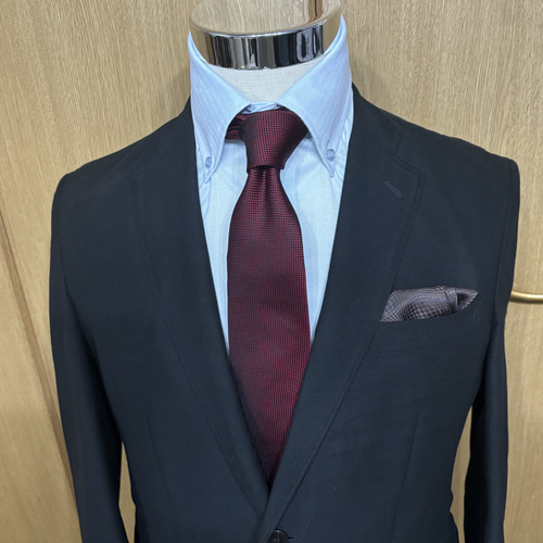 桐生織silkネクタイ ボルドー色とバーガンディー色の違い ネクタイ・蝶